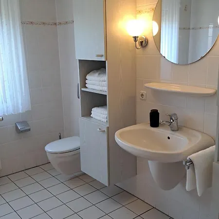 Апартаменты Schoene Am Tor Zur Rhoen