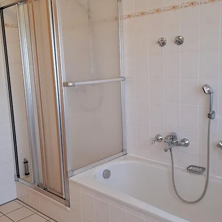 Апартаменты Schoene Am Tor Zur Rhoen Oberkalbach