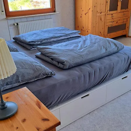 Апартаменты Schoene Am Tor Zur Rhoen